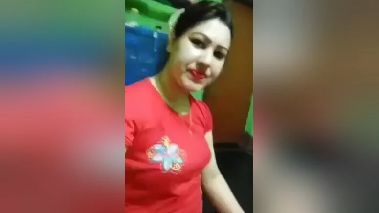 Today Exclusive- Bangla Wife Strip Her Cloths And Showing Nude Body 2