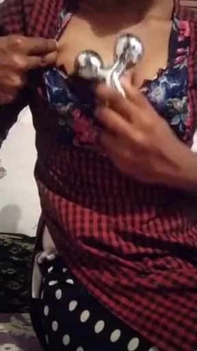 Indian Mallu And Body Teen - Teen 18+ Showing Her Body