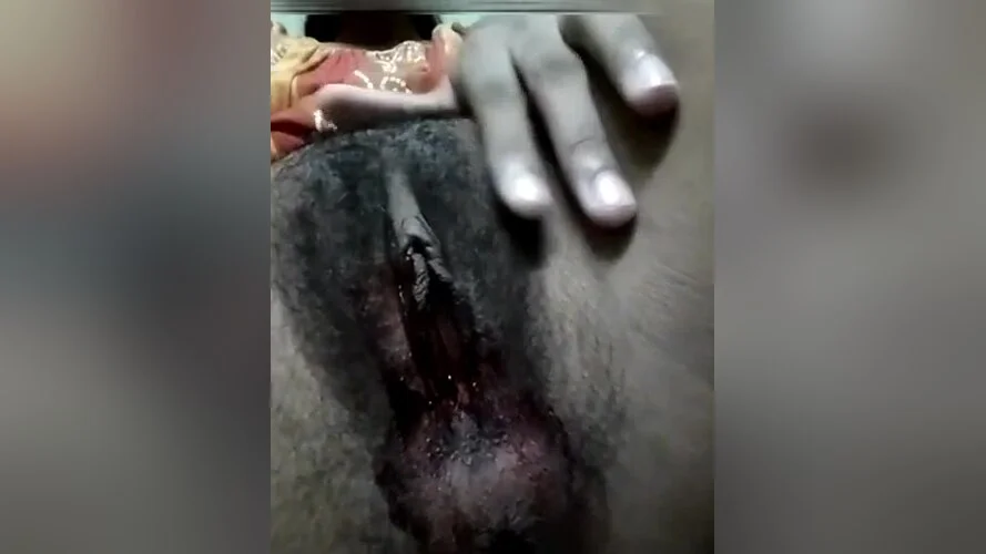 Cute Desi Girl Shows Her Pussy