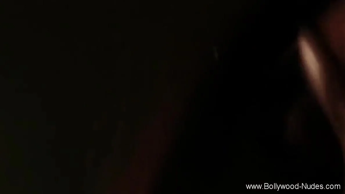 Indian Princess Exposes Her Body