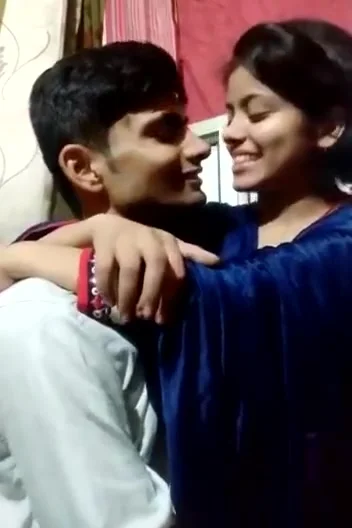 Amateur Desi teen 18+ Lovers Ki Kissing And Boob Sucking Video