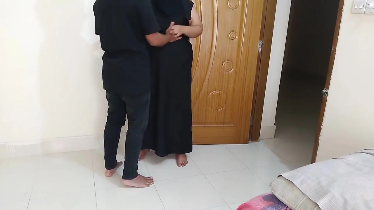 (hijab Beautiful Bbw Aunty) - Indian Hot Aunty Neighbor Boy Fucked While Cleaning House