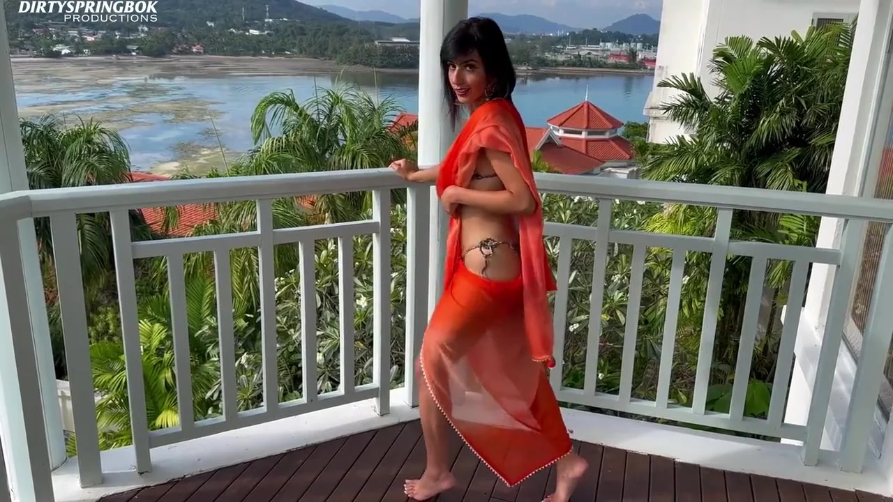 Aaliyah Yasin In Wants To Go On Holiday With You