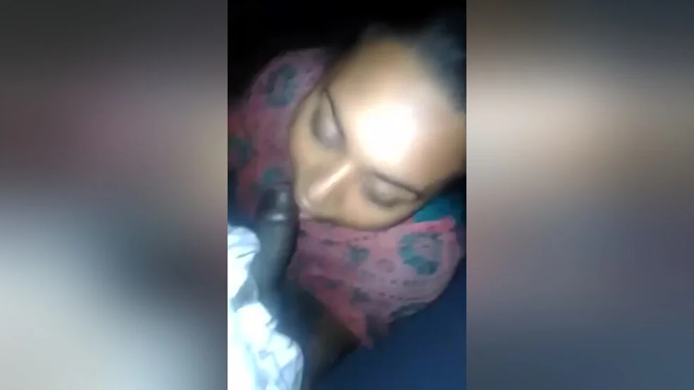 Today Exclusive- Desi Village Girl Blowjob