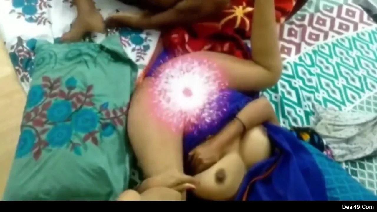 Today Exclusive- Desi Wife Handjob And Hard Fucked By Hubby