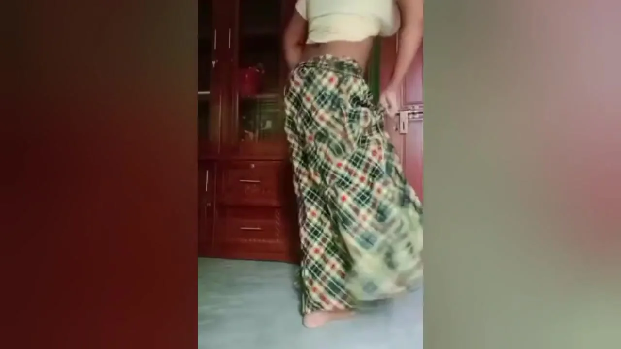 Indian Girl Hot Dance