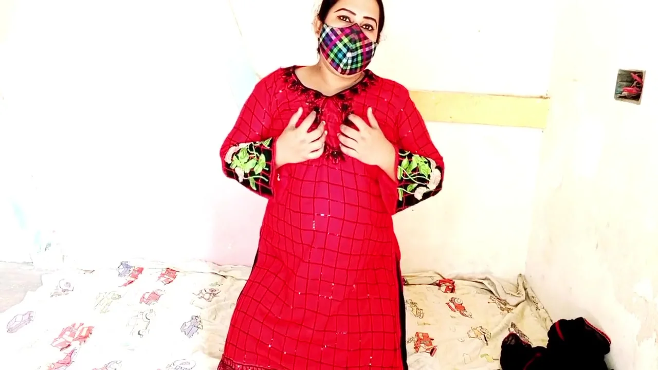 Desi Hot Solo Woman Step On Finger