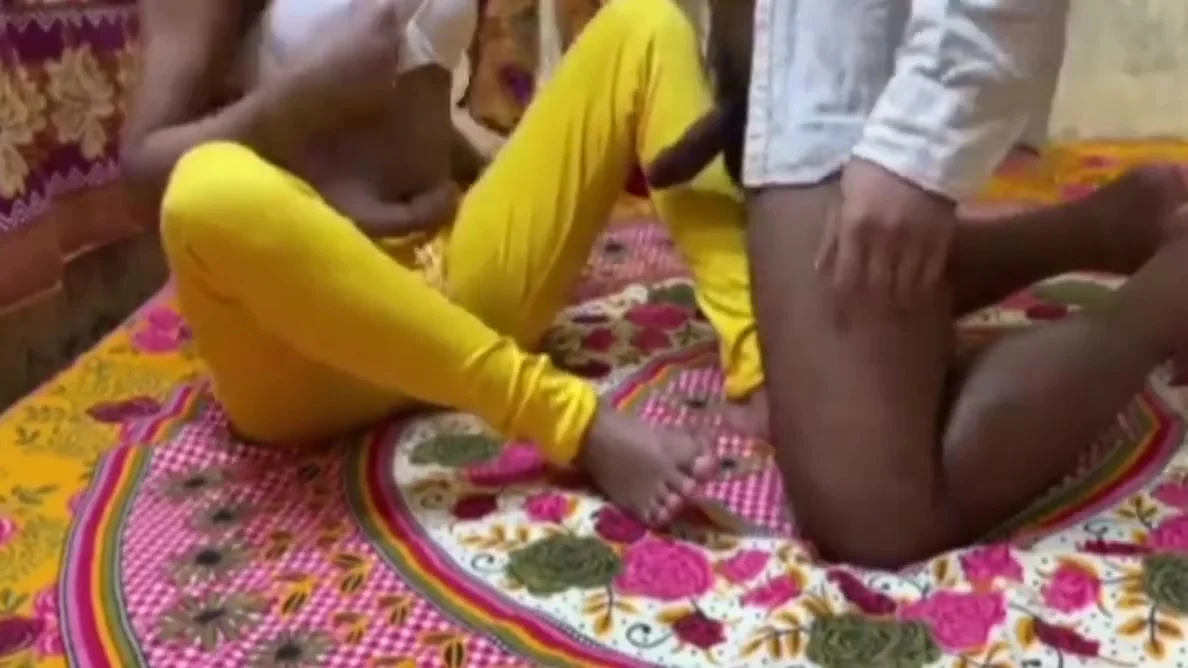 Bhabhi Ke Rashile Chut Ka Swad - Li Ya