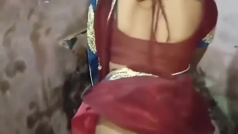 Indian Bhabhi And Hot Indian - Hot Bhabhi Se Kapde Utarbaye Or Bola Ki Mujhe Sex Karna He