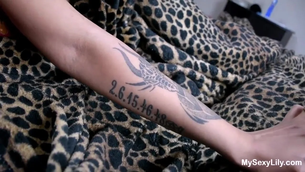 Indian Milf Pussy Fingering Sex With Dirty Talking - Hindi Audio