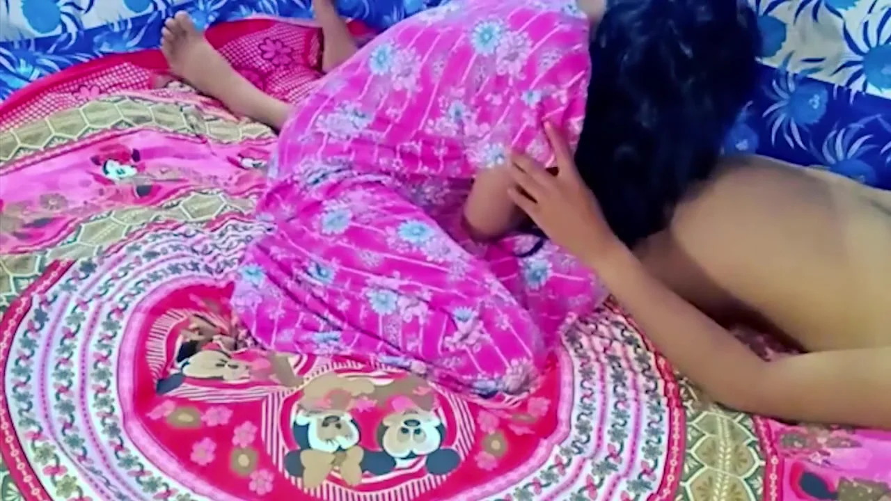 Milf Step mom Seduce Young Guy With Morning Glory To Holiday Sex