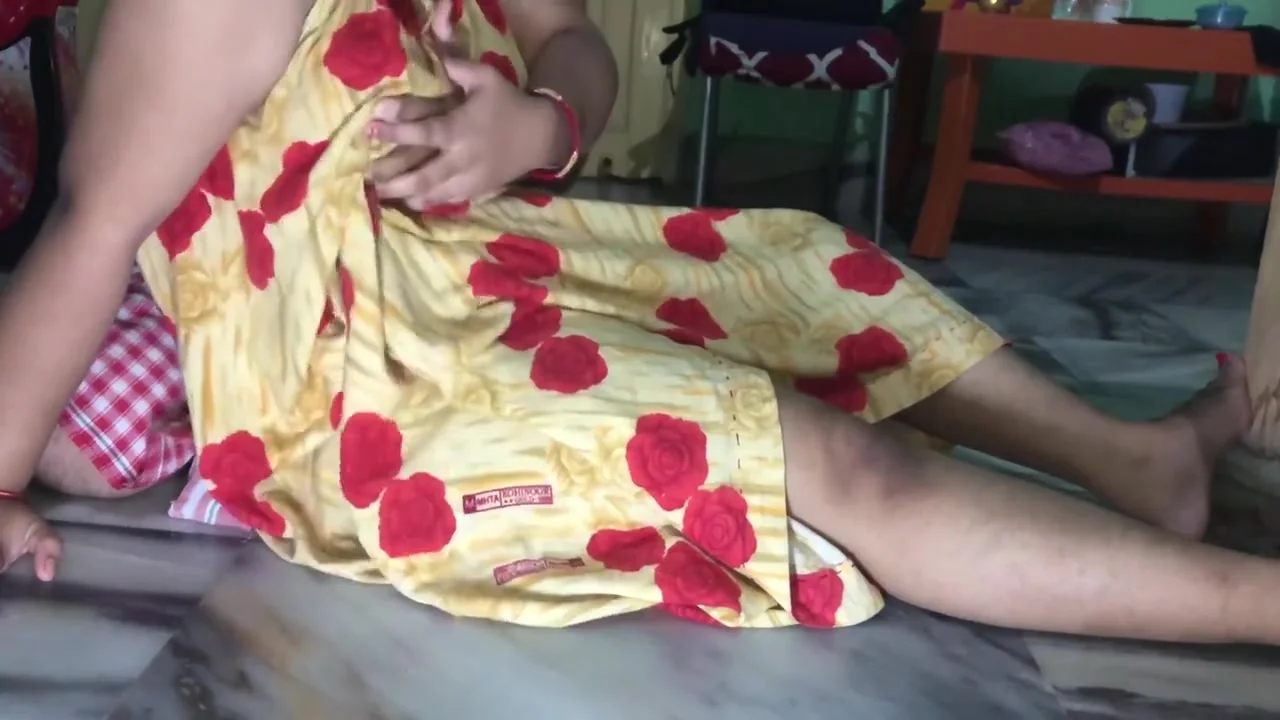 Indian Village Housewife Turns Out To Be Tremendous Slut