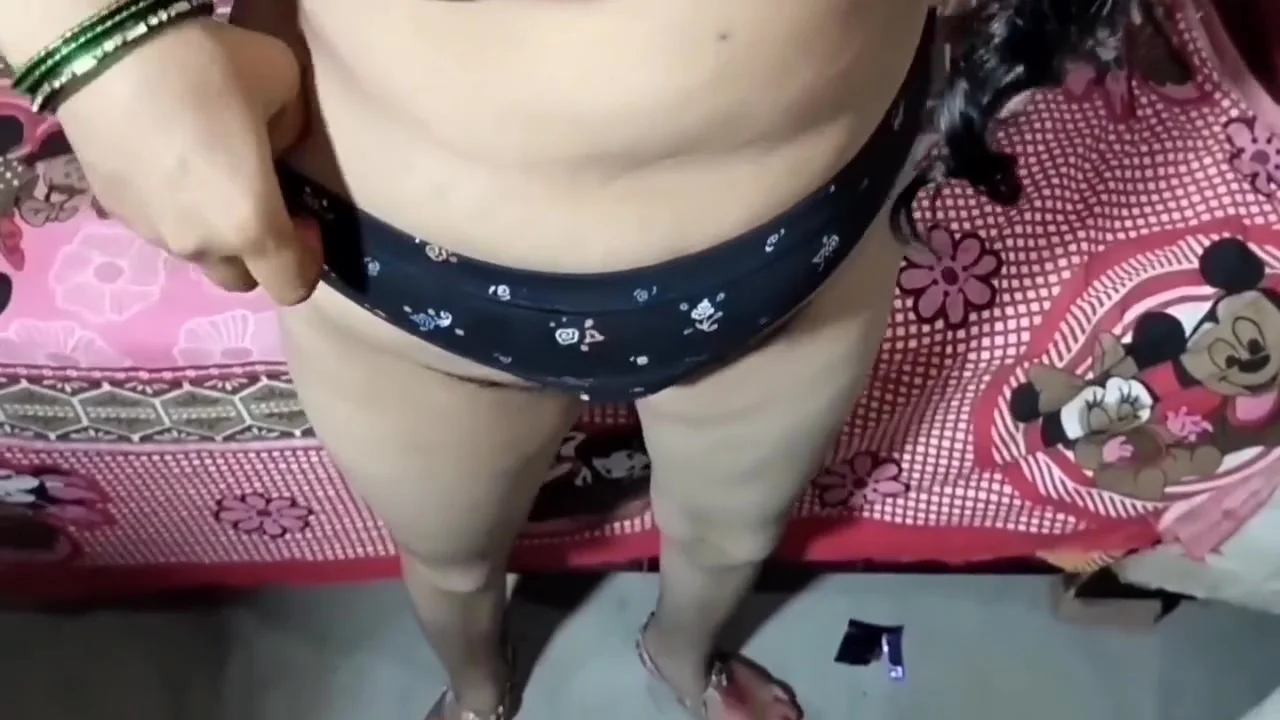 Kitani Mast Hai Ye Waali Desi Cute Maal