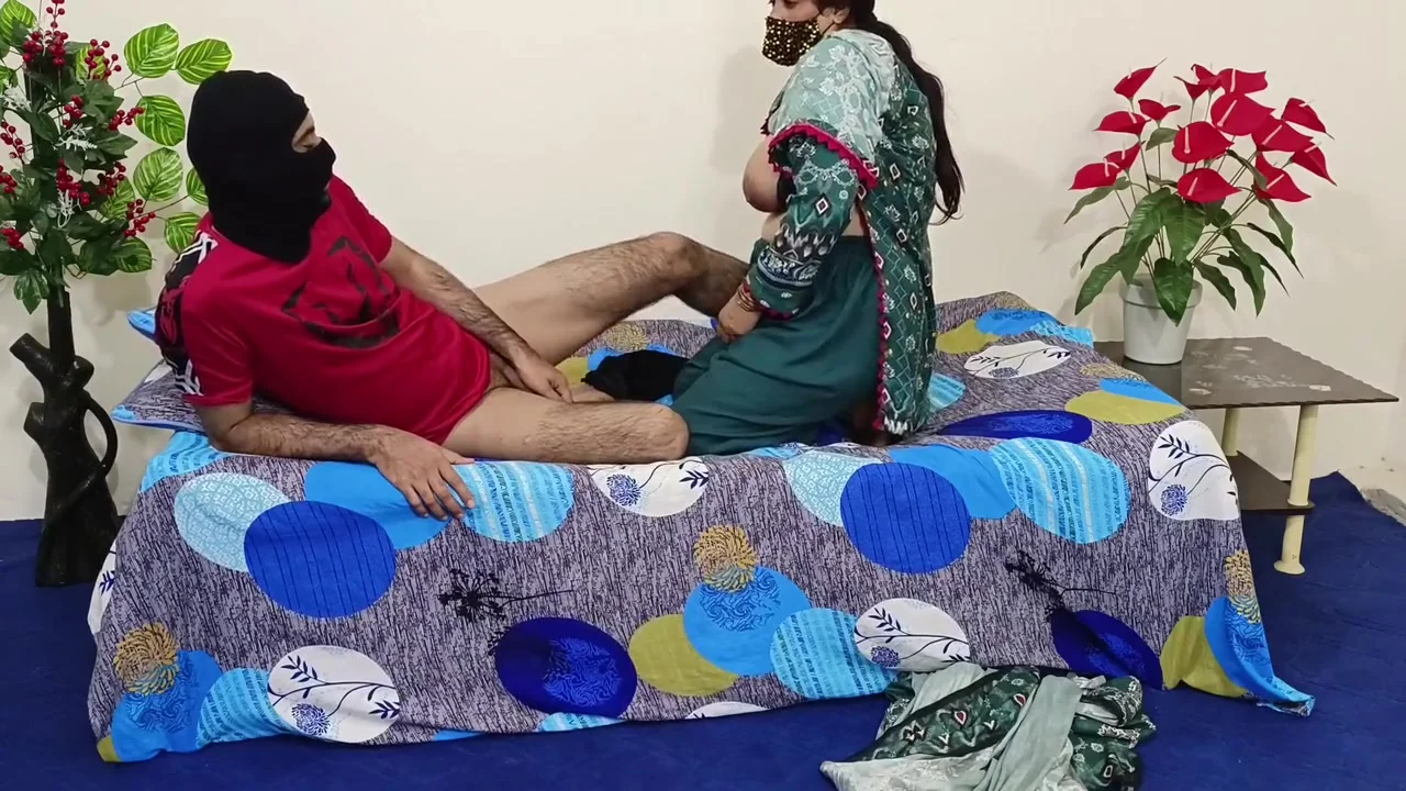 My Hot Stepsister Caught Me Jerking And She Started Sex With Me