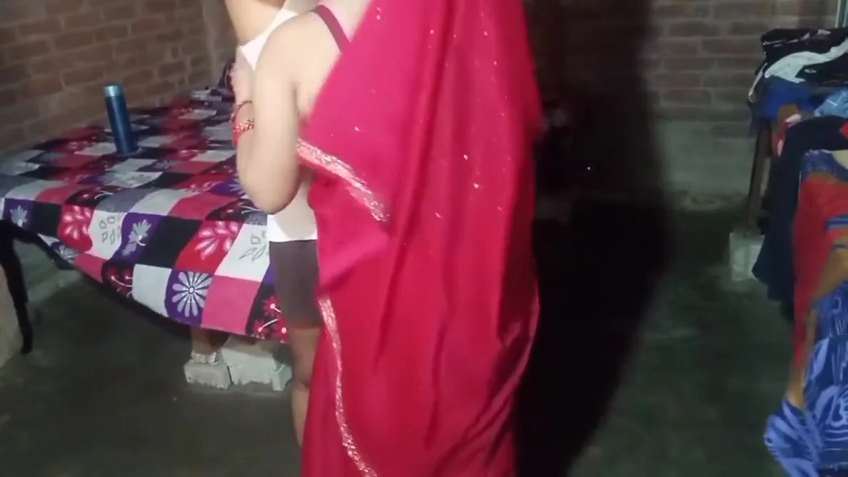 Laal Sari Me Looks Very Hot And Sexy