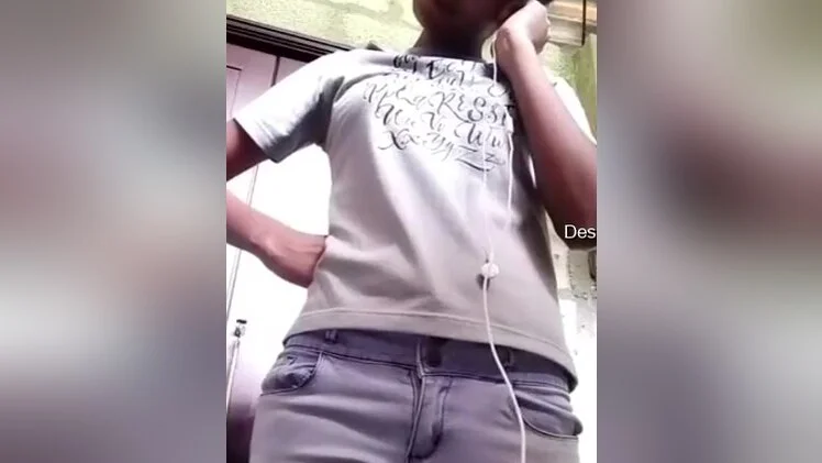 Today Exclusive- Village Girl Record Nude Video For Lover