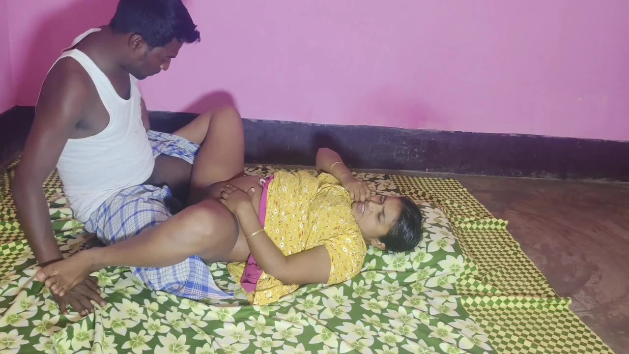 Desi Indian Pronstar Deluwara Sex With Her Husbend