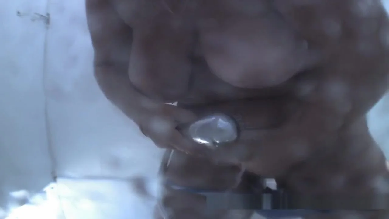 Shows Amateur, Beach, Movie Exclusive Version