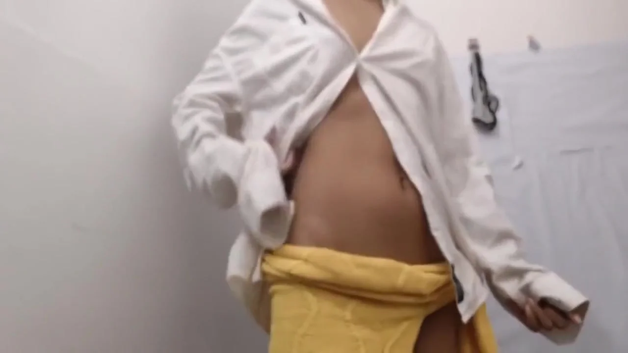 Briar Fingers Her Wet Beaver