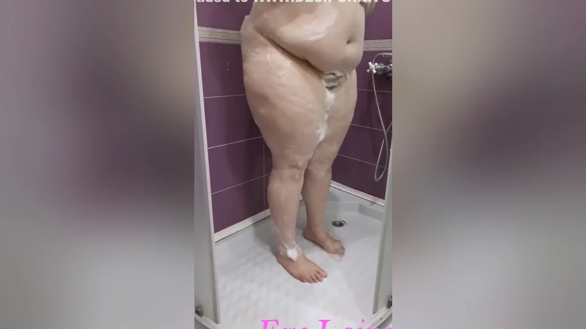 A Lush Milf Eve Laina Bathes Before Sex, With A Young Buddy