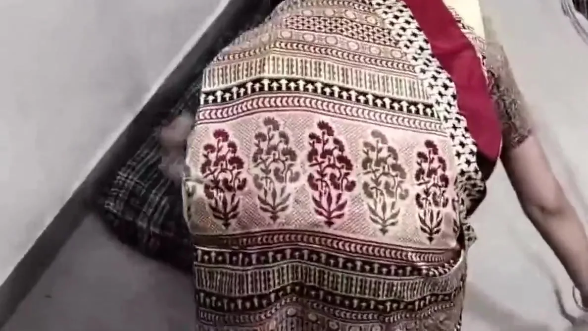 Bhabhi Ko Bur Me Land Daal Paani Nikala