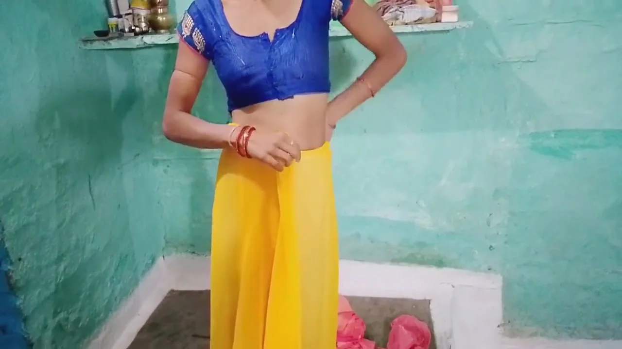 Devar Bhabhi And Li Ya In Saadi Badal Rahi Thi Devar Ne Dekh Or Chudai Kar Diya Ki Desi Chudai Video With Yourpayal