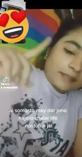 Today Exclusive-desi Chick Shows Her Boobs