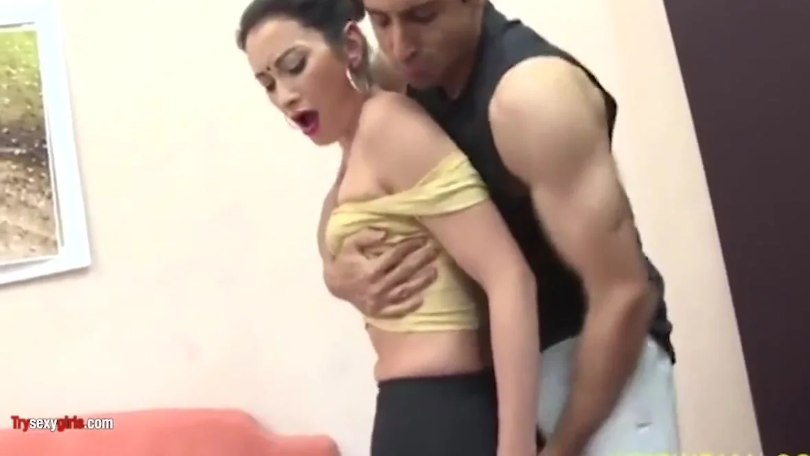 Desi Naukrani Ki Kari Chudai