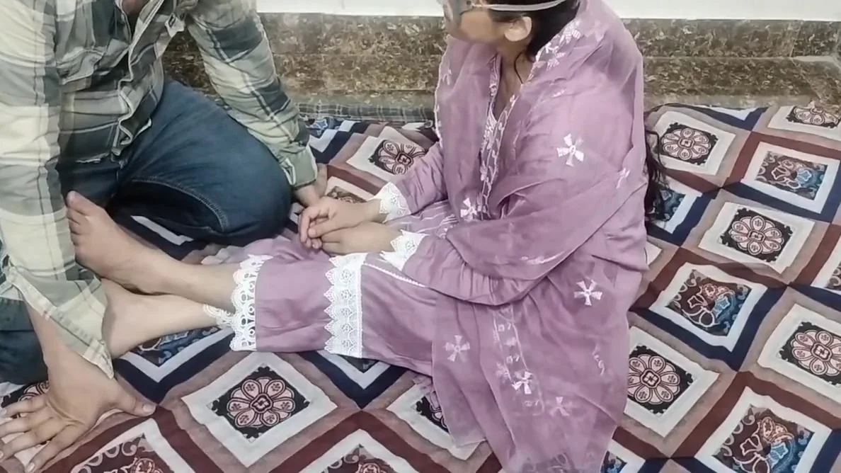 Naukrani Ko Kichen Me Jabar Dasti Chod Kar Bur Se Paani Nikala