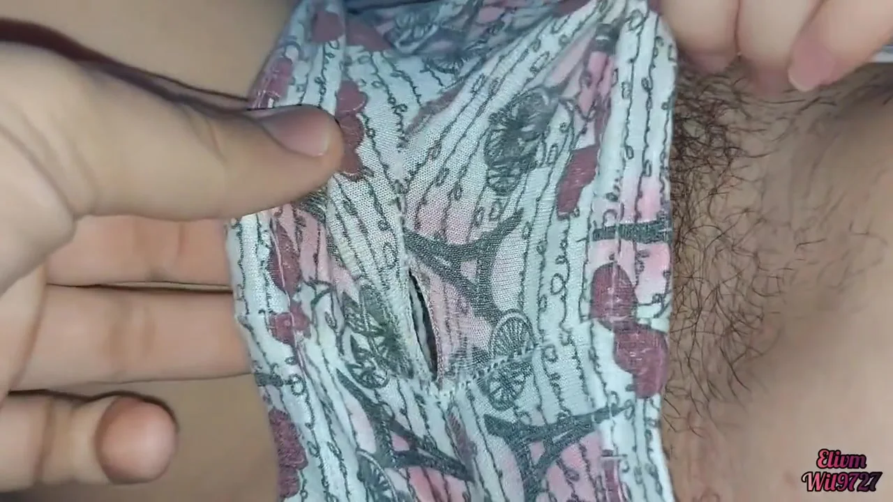 Hermanastra Cachonda Me Tocar Su Cono Por Primera Vez - De Ja