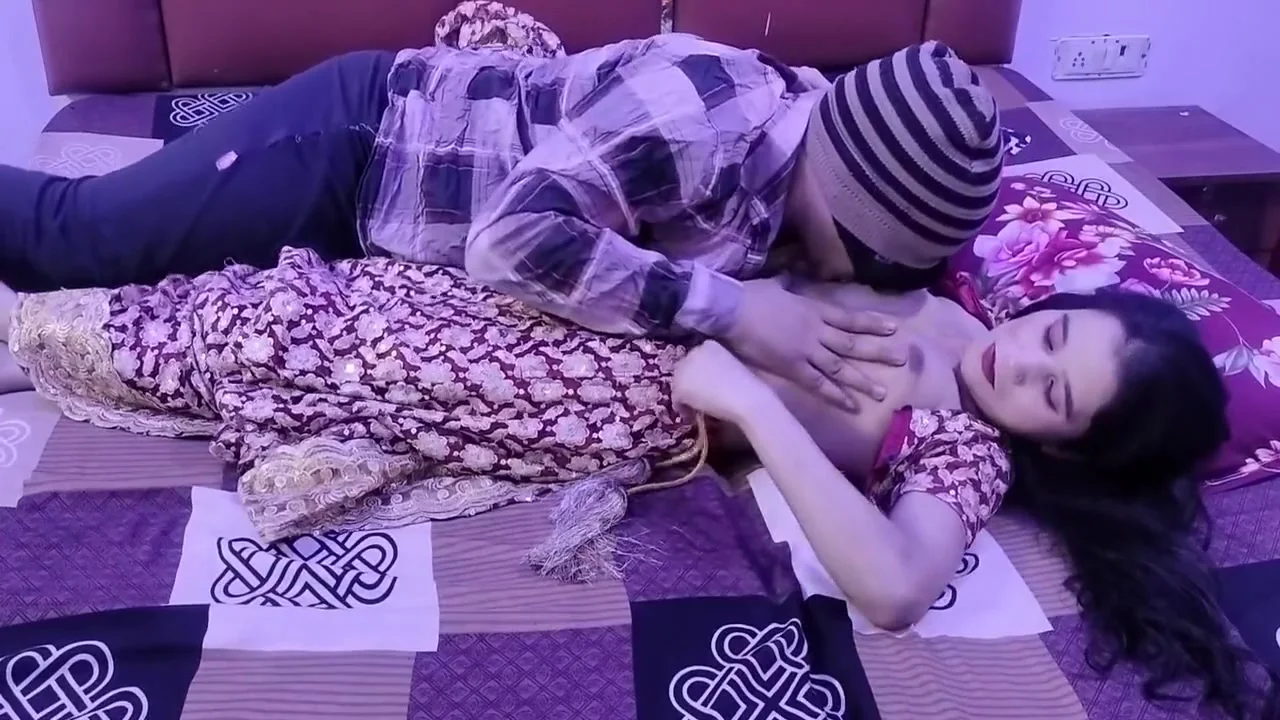 Nayi Nabeli Dulhan Ko Ghari Bna Ke Bur Choda