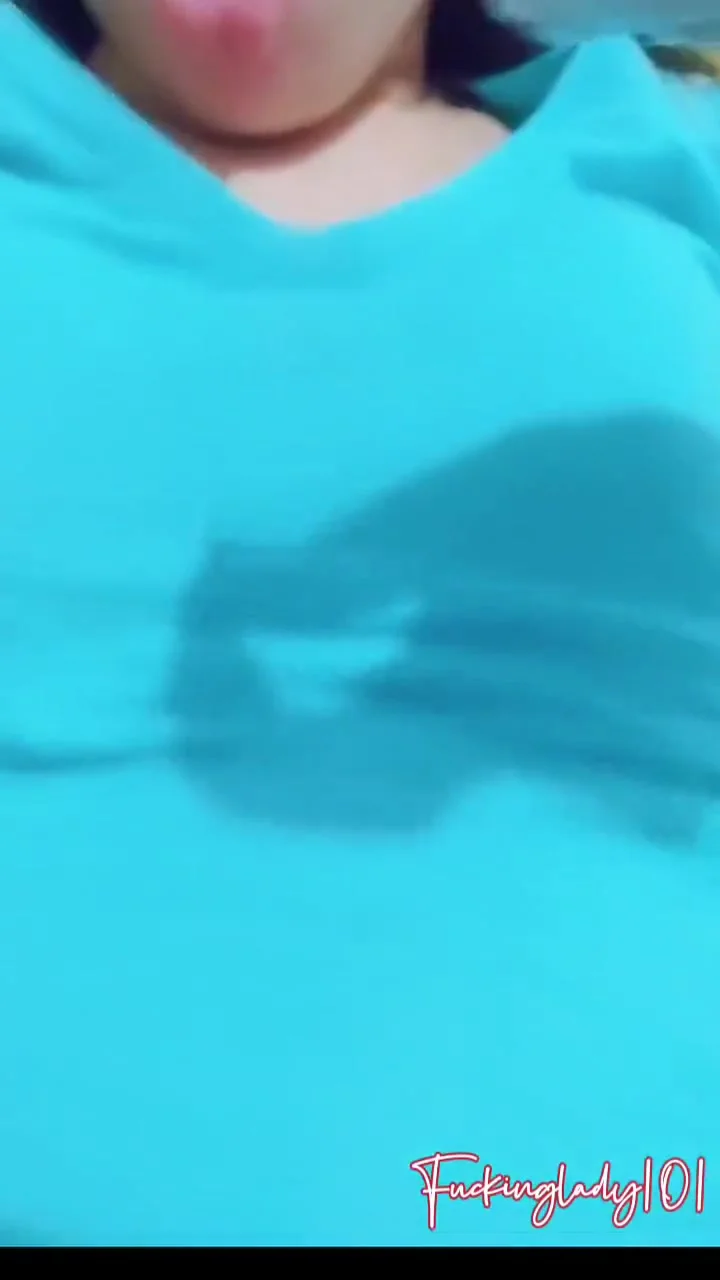 Horny Pinay Babe Fingering Her Virgin Pussy