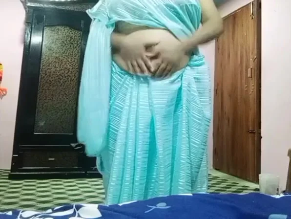 Indian Girl Masturbating - Big Naturals