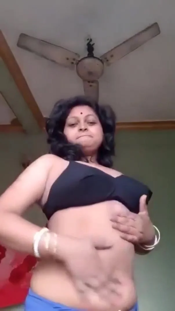 Beautiful Horny Bengali Unsatisfied Boudi Fingering