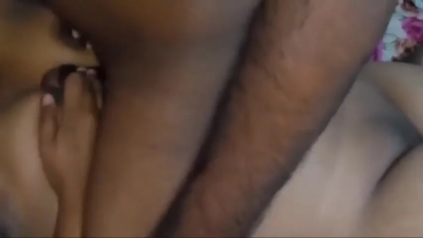 එහා ගෙදර කෙල්ලගේ ගෙඩි දෙකේ සැප - Cumshot In To Boobs