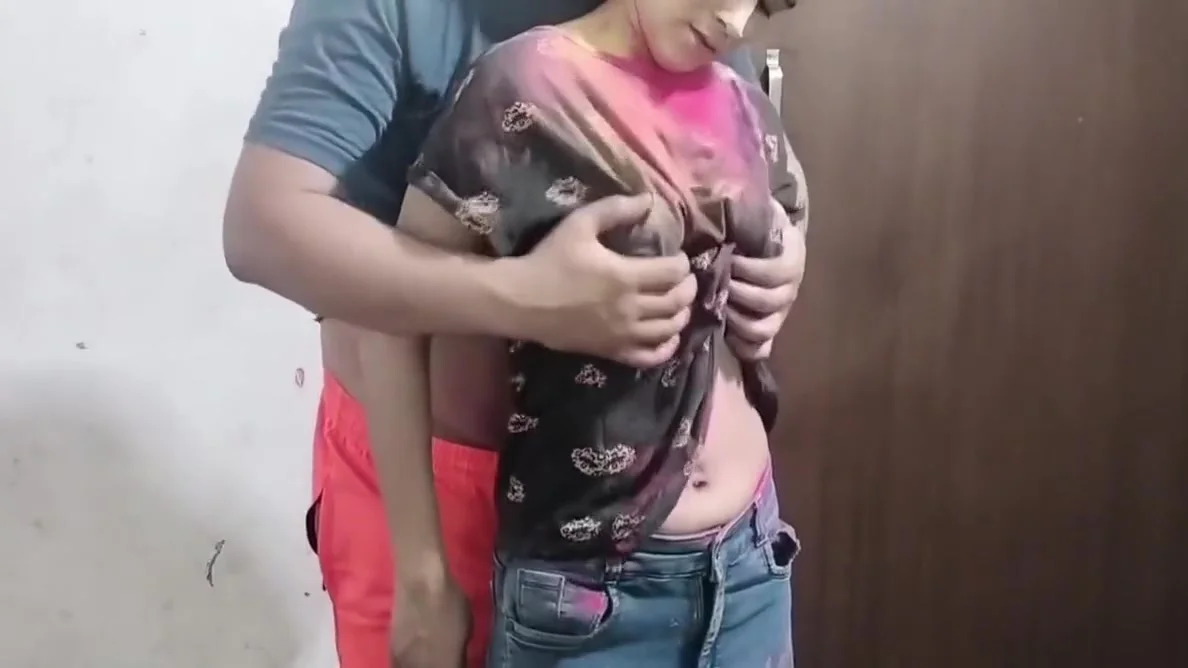 Bhabhi Ke Stepbrother Ne Meri Big Boobs Ko Daba Daba Kar Pela