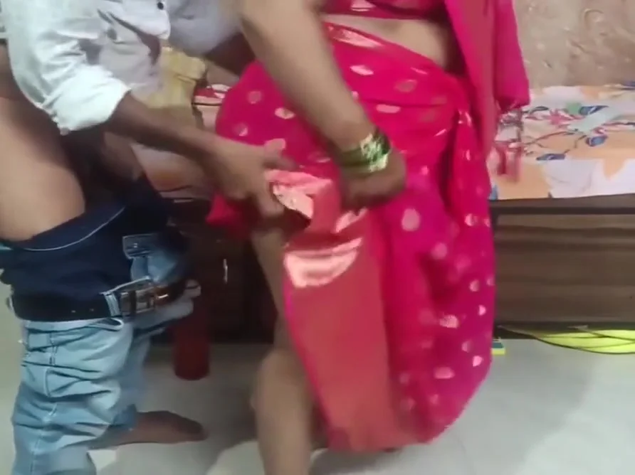 Indian Pink Sadi Wali Bhabhi Fuck Her Boyfriend With Cheating