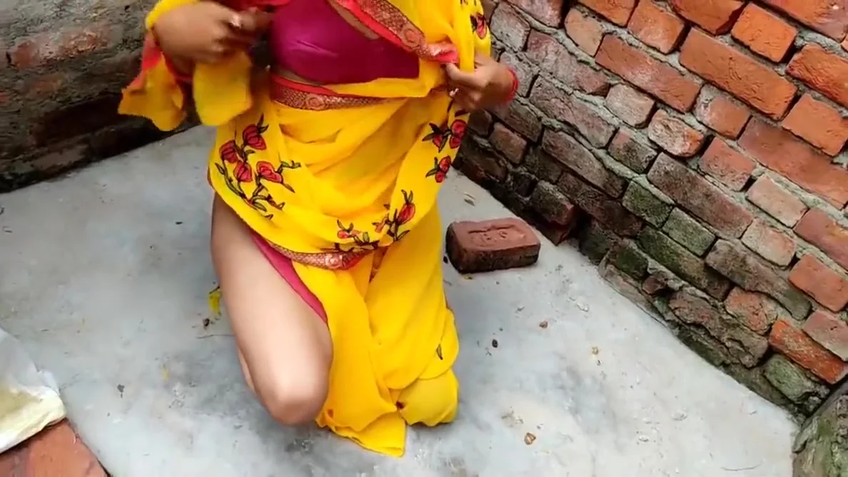 Babita-x-singh Ghar Ke Bahar Outdoor Sex In Saree Indian Sex
