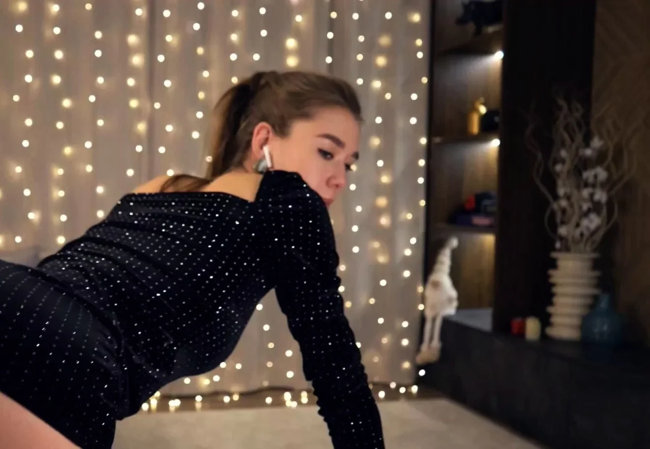 Homemade amateur webcam babe masturbating