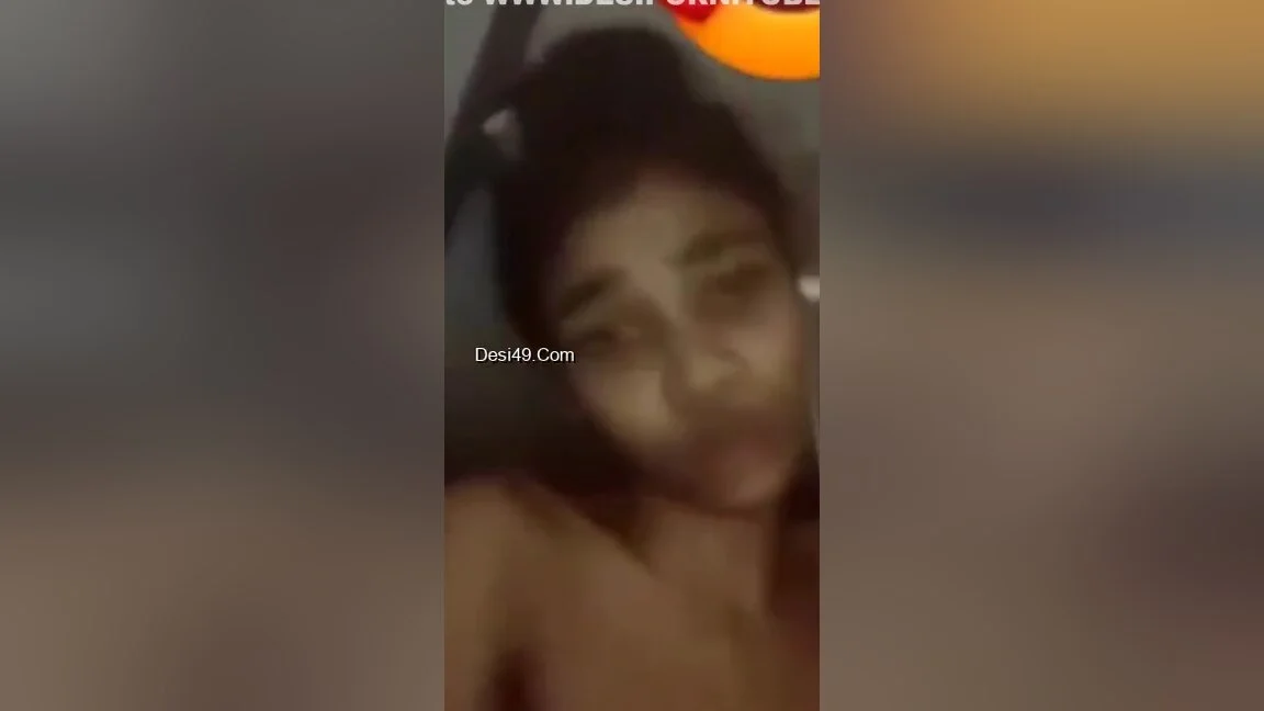 Cute Desi Girl Showing Her Boobs