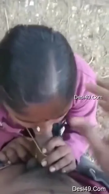 Desi Randi Outdoor Blowjob