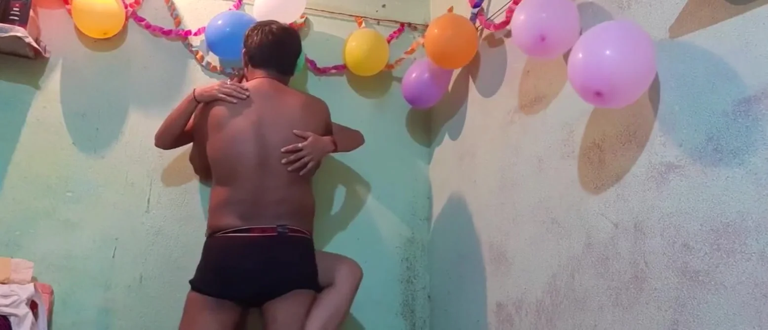 Puja Ne Birthday Par Padosi Se Khub Chudwai Ghar Per Koi Nah