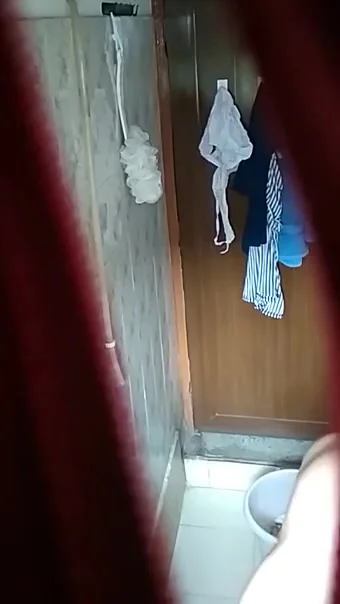 Desi Girl Bathing Video