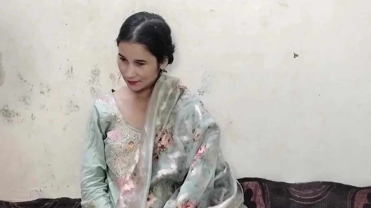 Desi Girl Ko Hotel Me Paise Ki Lalach Le Jakar Pel Diya