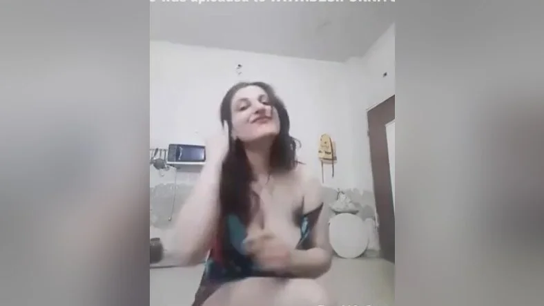 Today Exclusive- Horny Bhabhi Fingering