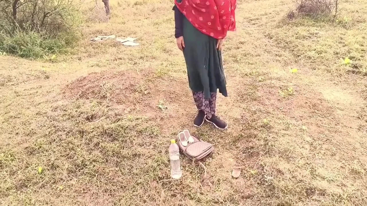 Village Indian Aunty Fucked At Field By His Hot Desi Hd Sex Video