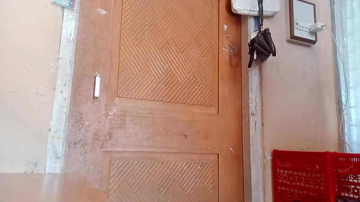 Indian Masturbates Her Pussy