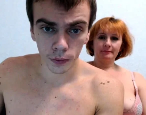 amateur cutie redhead fingering herself on live webcam