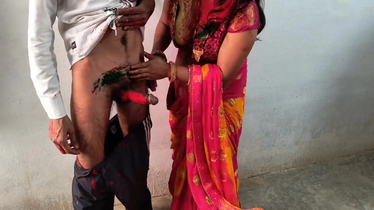 Wife Cheated Her Husband And Played Holi And Got Fucked With Husbands Freind