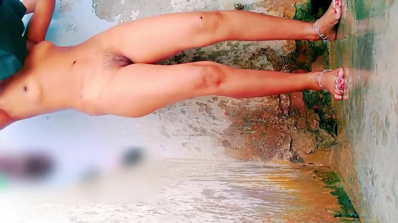 M A - Indian Mms Young School Girl Standin Pee And Hot Bath Viral Vidoe Sexy Dress